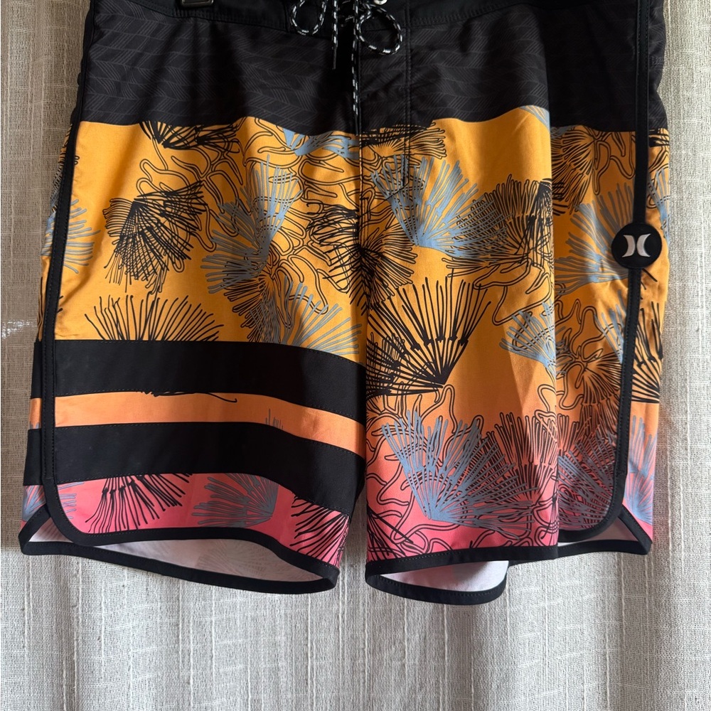 Hurley - Sig Zane Collab Men’s Orange Gradient Lehua Print Board Short